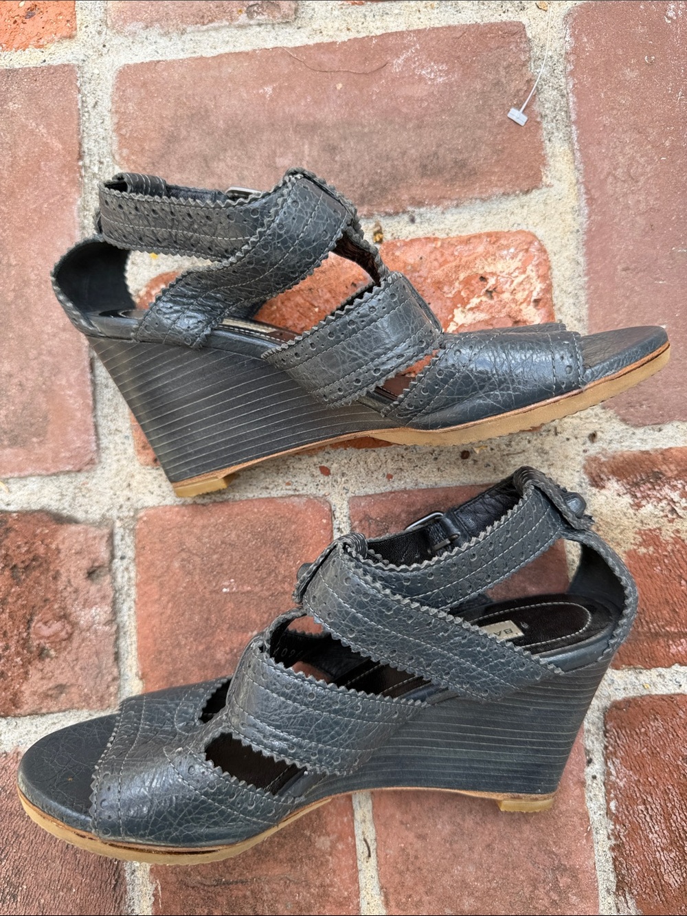 Balenciaga Leather Ankle Strap Wedge Sandals.size 37 1/2 - Picture 17 of 17